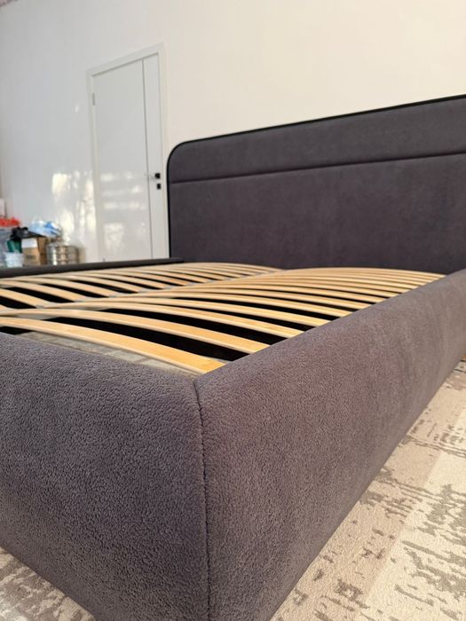 Спальный кровать