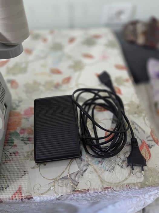 Masina de cusut si surfilat 4 fire