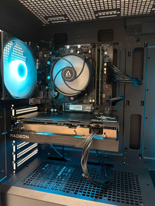 Геймърски компютър AMD Ryzen 5 5500, RX 6600 XT 8GB, 16GB ram