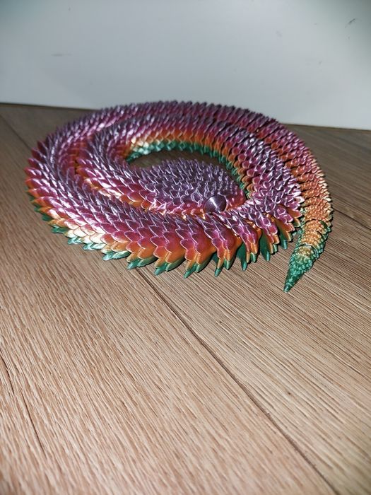 Змея сделано на 3Д принтере 3 цвета