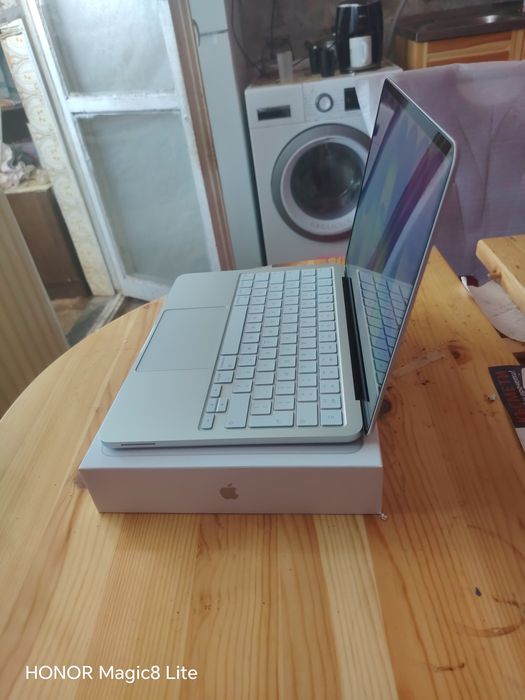 Чисто нов Apple MacBook Neo 13" (A18 Pro / 8GB / 256GB) – Пълен комплект, Гаранция!