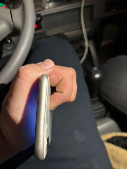 Продам айфон 11 идеял