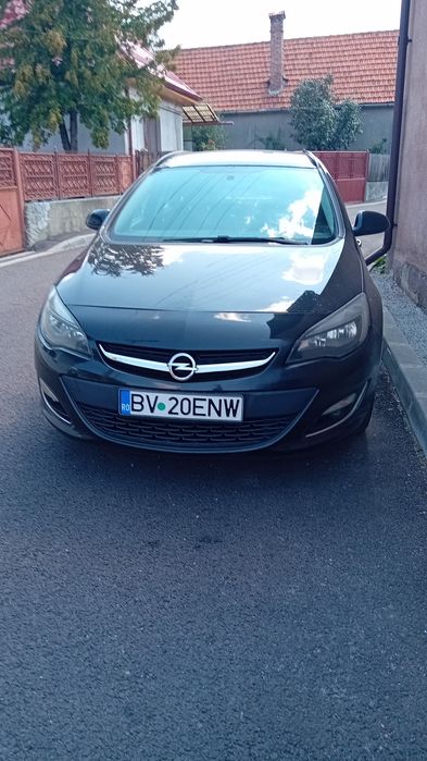 Vind opel astra j 1.7 cdti sport tourer din anul 2013