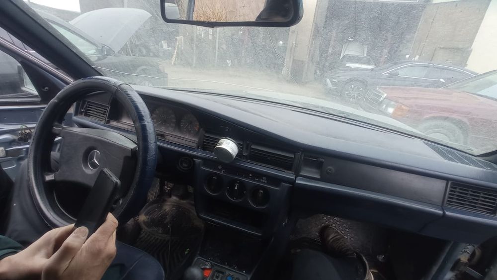 Мерседес 109запчас