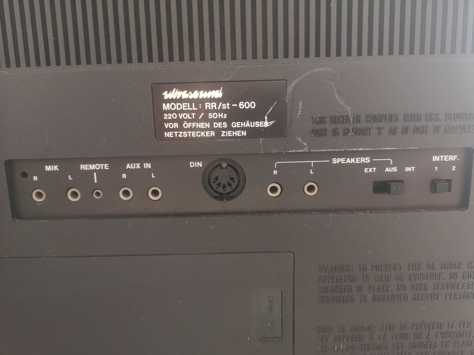 Продавам немски радиокасетофон