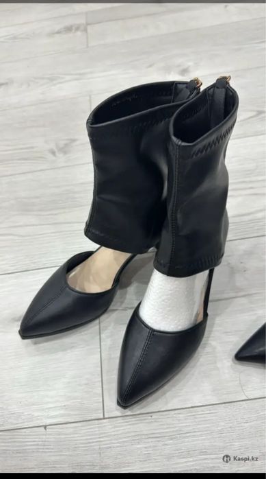 Босоножки продам черные