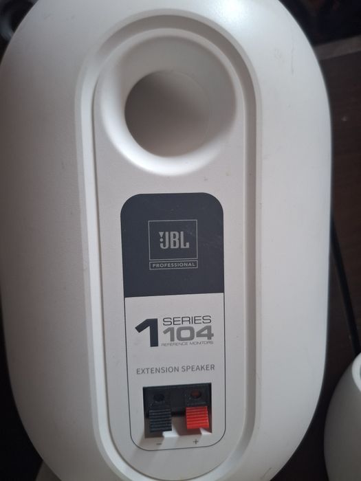 Boxe active JBL one 104