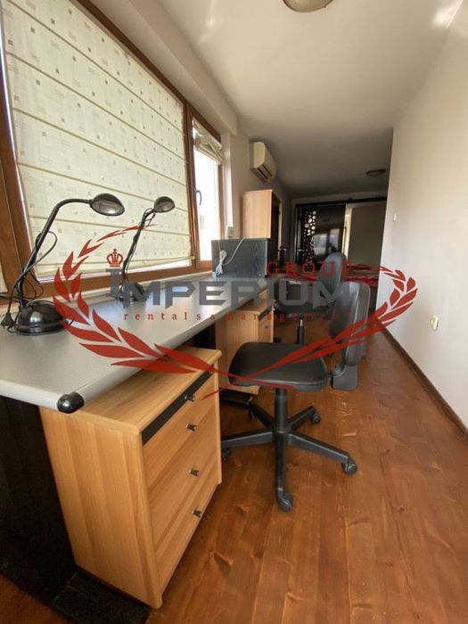 Дава се под наем Тристаен апартамент в Варна, Цветен квартал - 90 кв.м за 663 € - Снимка #3