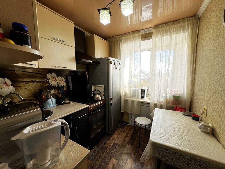 Продам малосемейку на Урицкого