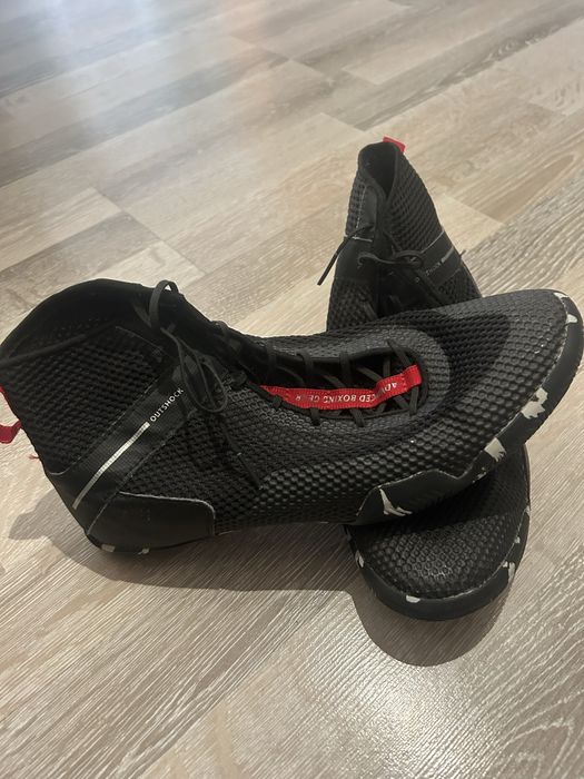 Incaltaminte lejera si flexibila de box englezesc negru