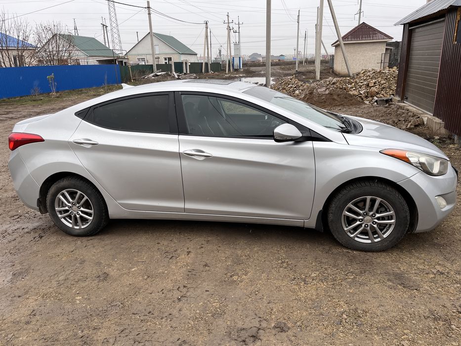 Hyundai Elantra limited 2012