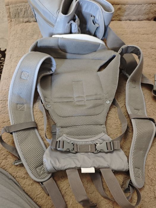 Кенгуру для детей серого цвета б.у.