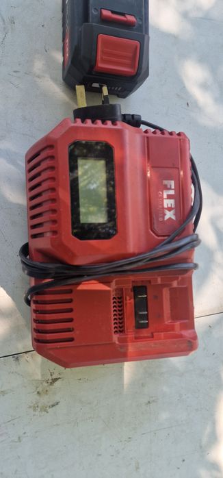 зарядно и батерия flex