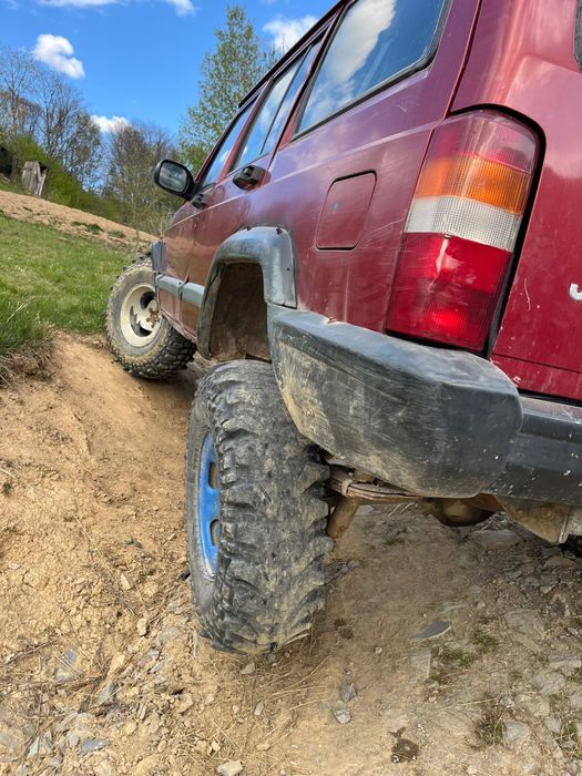 Vând Jeep Cherokee XJ (2005)