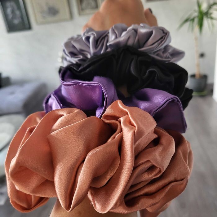 Копринени ластици и скрънчета