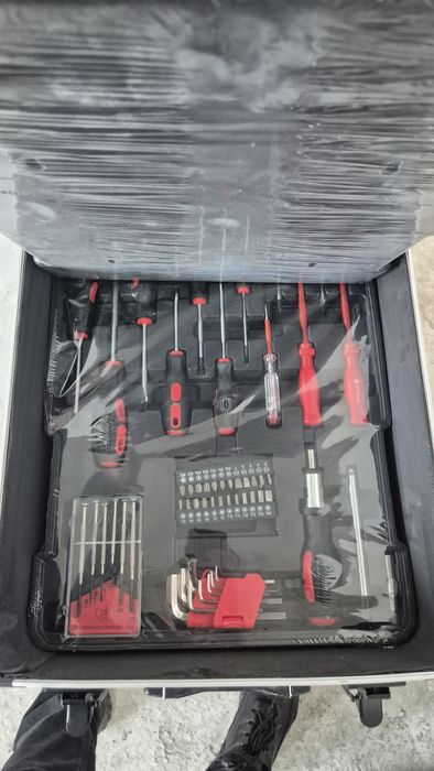 Продам набор инструментов