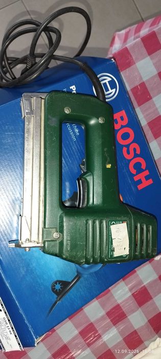 Продавам ел. такер Bosch