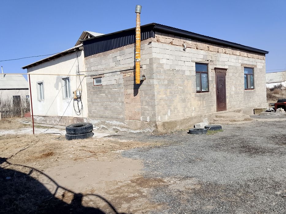 Үй сатылады  жағдайы орташа