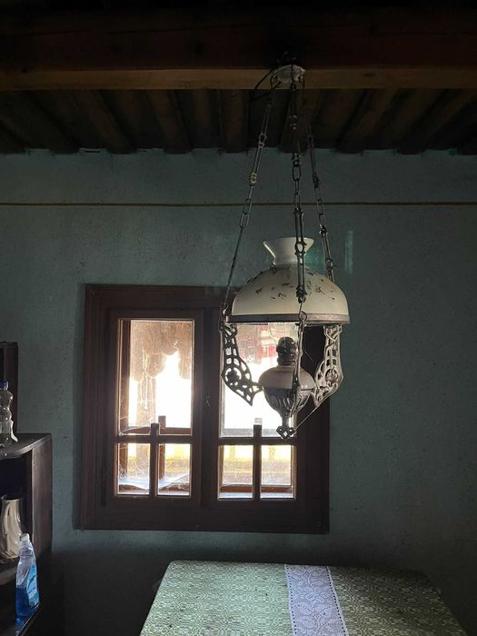 Vand casa traditionala maramuresana si sura pentru relocare