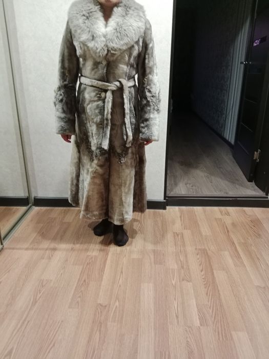 Шүба мутоновая с песцовым воротником