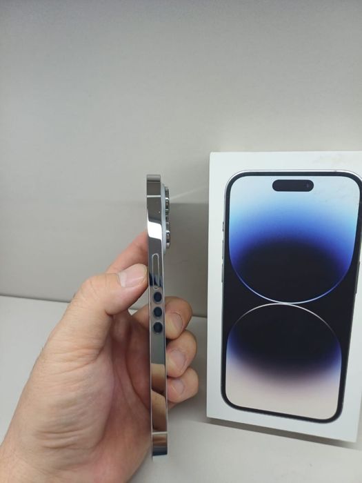 Продам идеальный iPhone 14 pro 128/83%