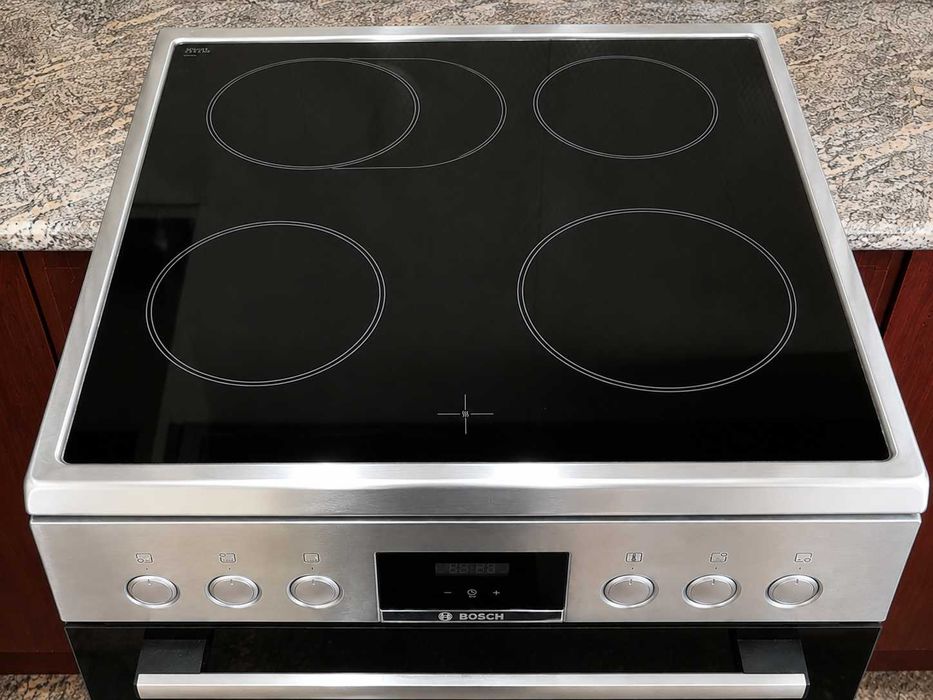 Готварска печка Bosch Serie 4 HKR39C250 – отлично състояние, малко използвана