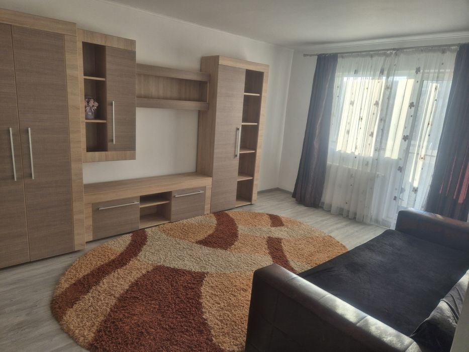 Închiriez ap.cu 2 camere Andrei Muresanu