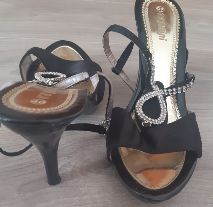 Sandale negre de vară