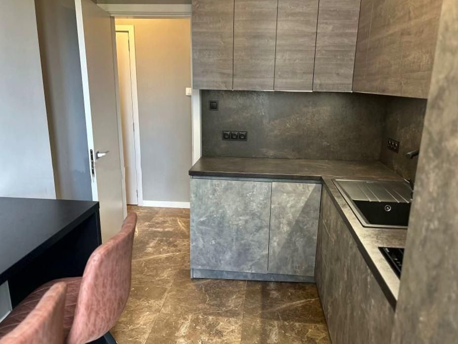 Дава се под наем Тристаен апартамент в София, Център - 110 кв.м за 1400 € - Снимка #4