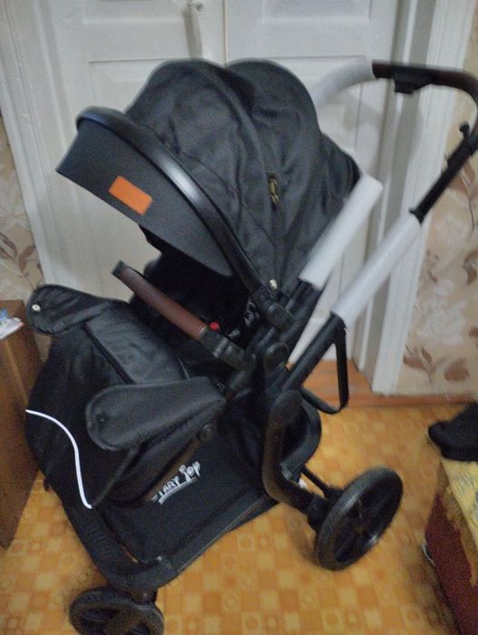 Коляска новая 3 в одном