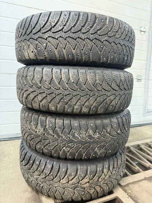 Зимние шины 185/65/R14 c дисками 4*98