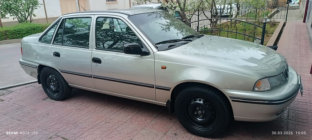 Nexia dona 2008 zo'r holatda