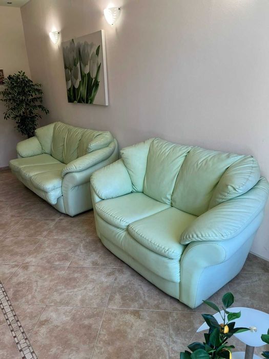 Свежо зелена кожена холова гарнитура