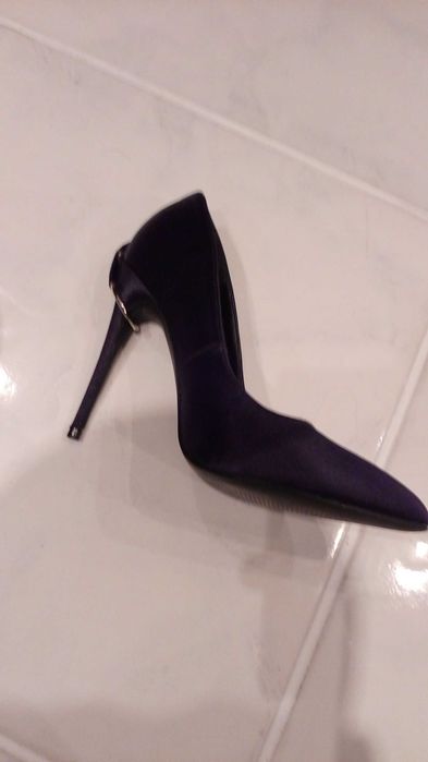 Pantofi Botinelli măsură 36,cu toc și foarte eleganți și finuți!