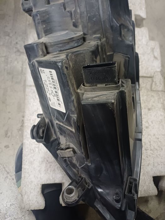 Far dreapta W jetta.Cod 5c7.9410060A