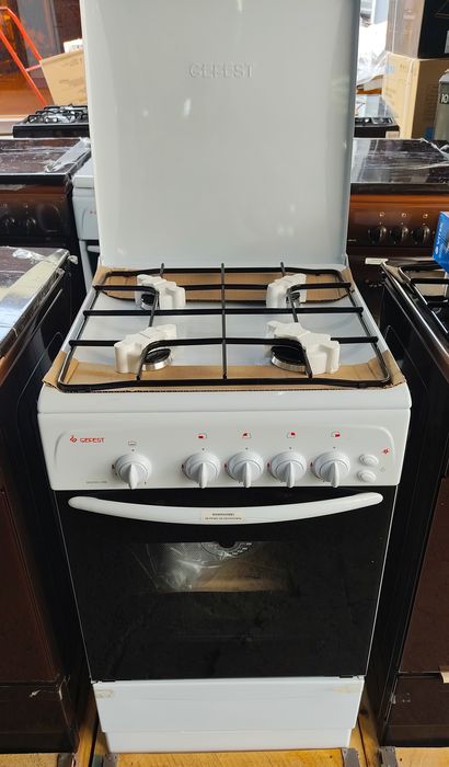 Газ плита Гефест новая.