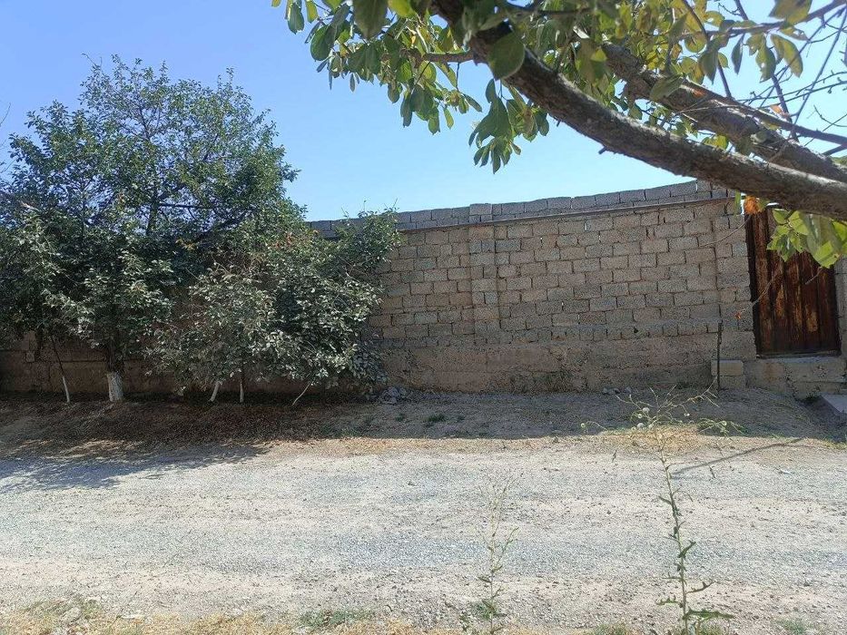 Yer sotiladi Uch qahramon po`stidan 5-6 km kirganda