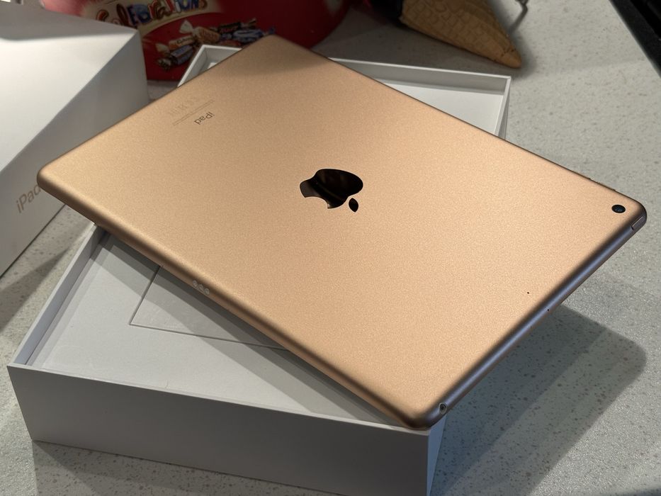 iPad 8-th 32GB Gold Wi-Fi 10.2 inch Retina Display - Като НОВ