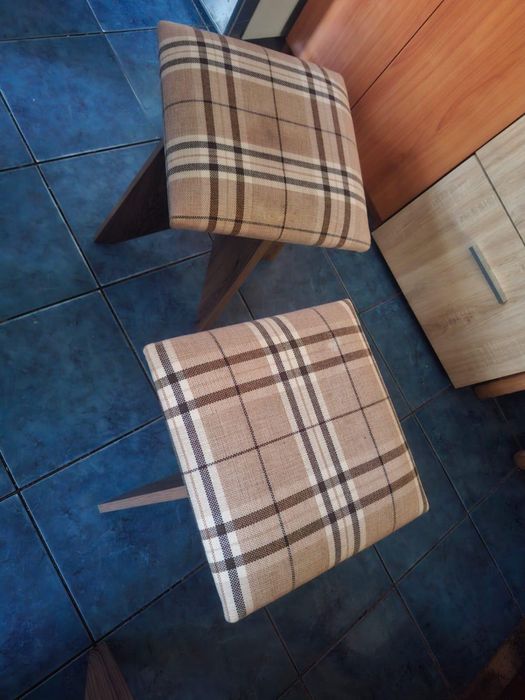 Coltar bucatarie Texas, pe stanga / dreapta, cu 2 tabureti + lada, nuc + maro, 158 x 118 x 87.5 cm, 2C