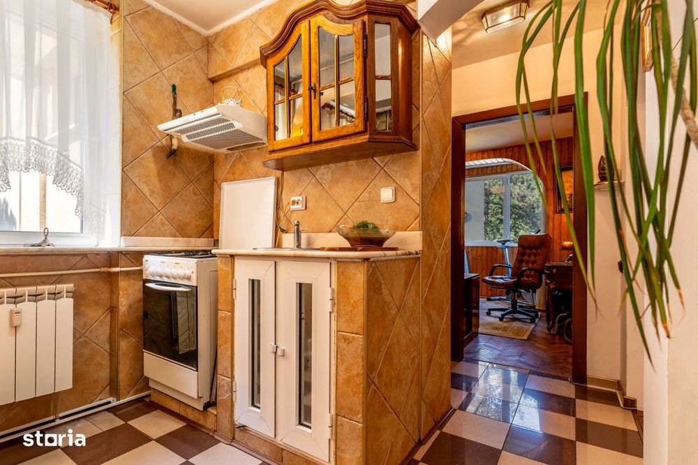 Apartament 3 camere semidecomandate | Plopilor Vechi