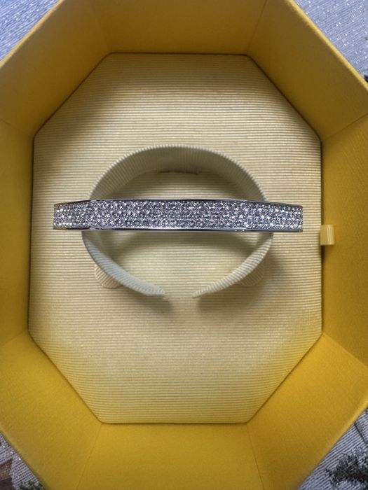 Твърда гривна Swarovski