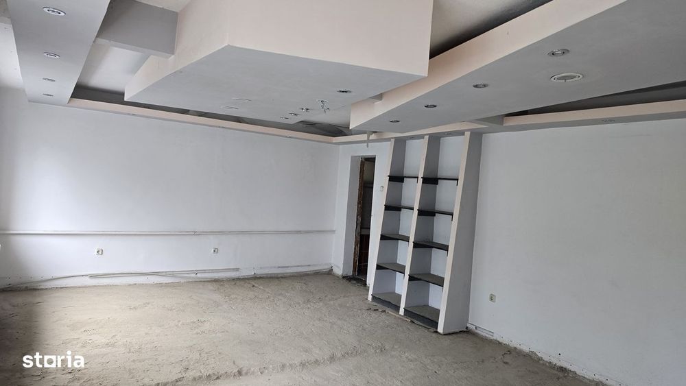 Vand bloc caramida cu 14 apartamente