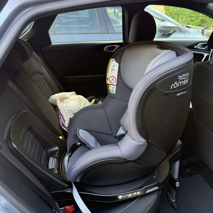 Se vinde scaun auto Britax Romer rotativ 360, varsta 0-4 ani