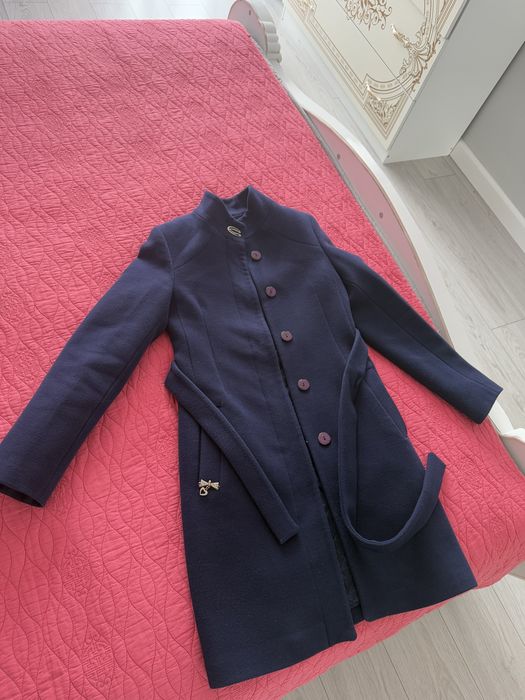 Продам пальто весеннее