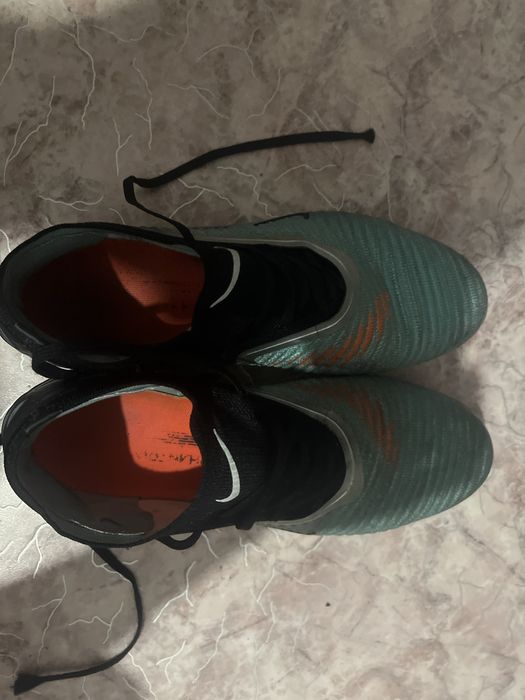 Продам бутсы                                   .