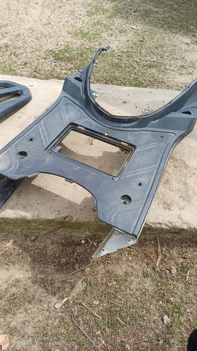 Продам пластик фары и сиденье для м 8 про.