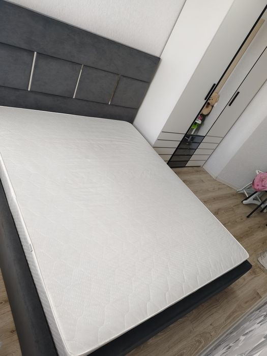 Продам двуспальную кровать