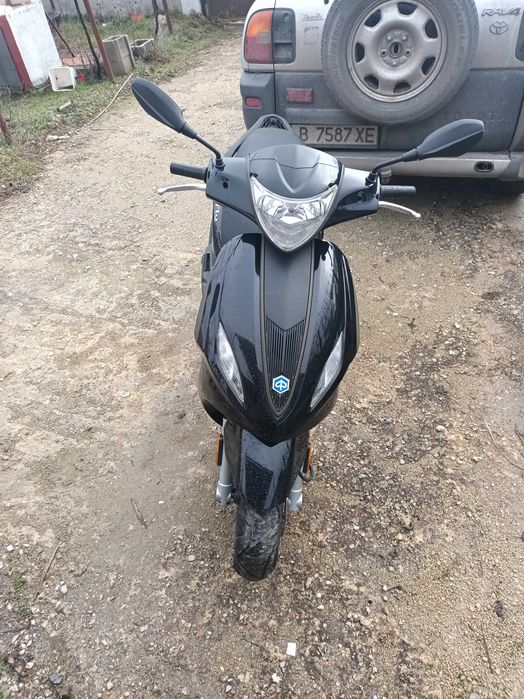 Продавам , нов мотор на малко километри