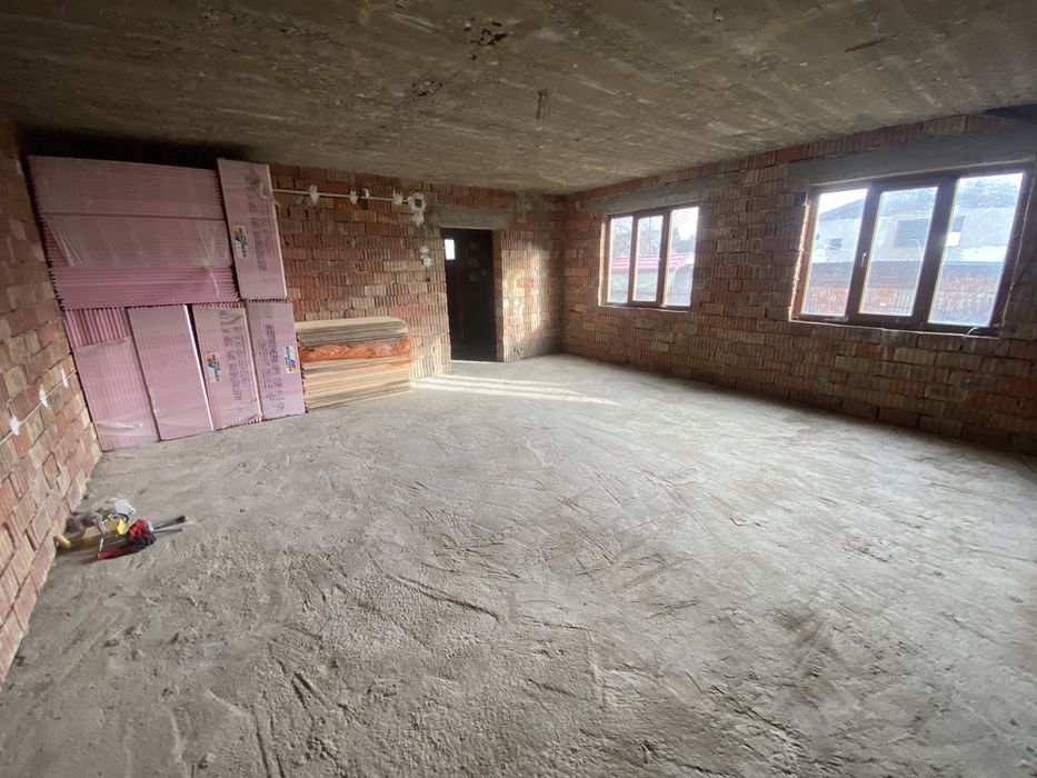 Vand / Schimb Casa la rosu 350 mp Falticeni