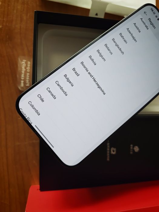 Чисто нов OnePlus 15 12/256GB с Oxygen OS 16 с  Android Auto и Еsim
